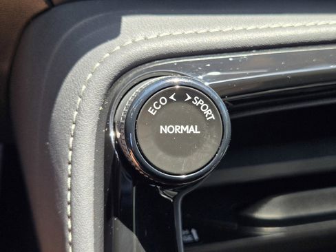 Used 2025 Lexus NX 250 FWD w/ Accessory Package (2T) image 19