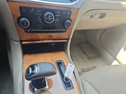 Used 2014 Chrysler 300 C w/ Beats Audio Group AWD/4WD image 38