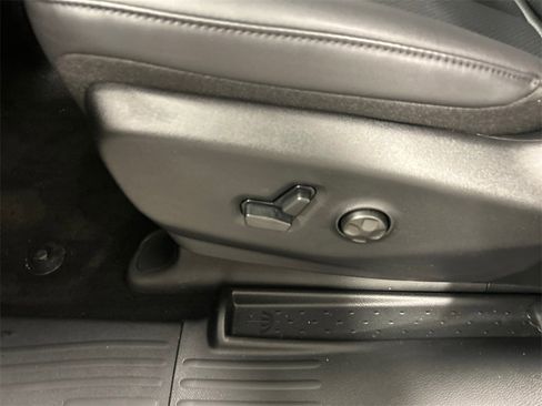 New 2025 Chrysler Pacifica Select image 17