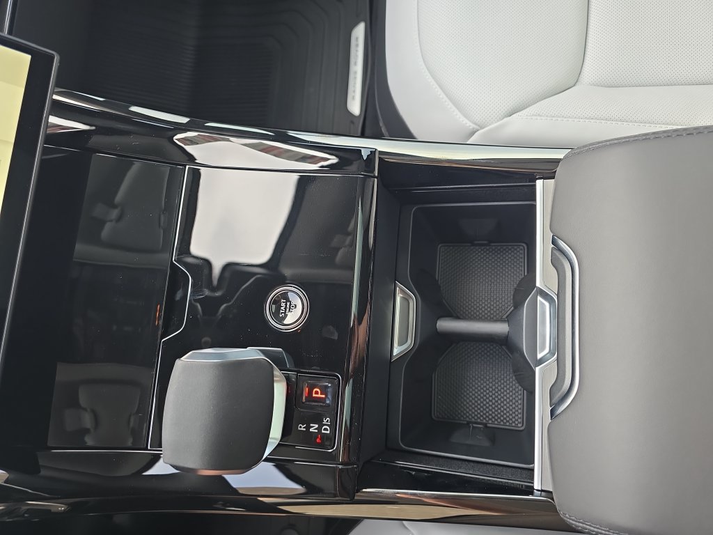 New 2026 Land Rover Range Rover Sport Dynamic SE AWD/4WD image 18