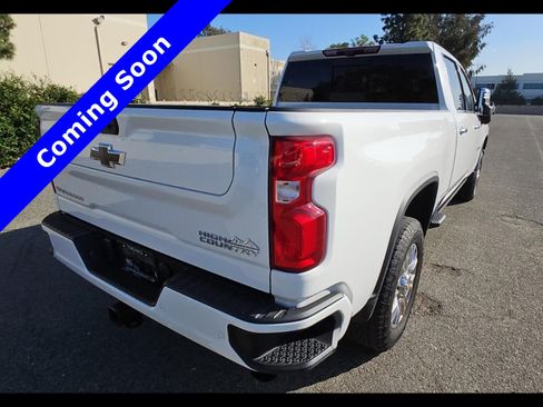 Used 2022 Chevrolet Silverado 2500 High Country w/ Z71 Off-Road Package image 6
