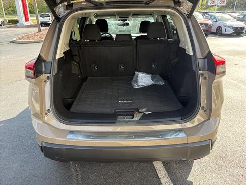 Used 2024 Nissan Rogue SV AWD/4WD image 26