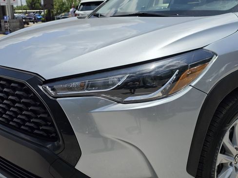 Used 2023 Toyota Corolla Cross LE FWD image 7