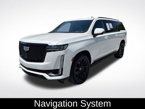 Used 2022 Cadillac Escalade ESV Sport Platinum w/ LPO, ONYX Package AWD/4WD image 2