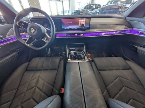 Used 2024 BMW 760i xDrive w/ Premium Package 2 image 12