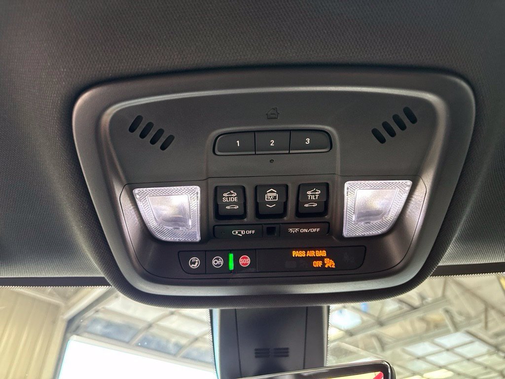 Used 2023 Chevrolet Traverse LT w/ LT Premium Package AWD/4WD image 36