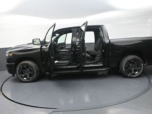 New 2026 RAM 1500 Express AWD/4WD image 23