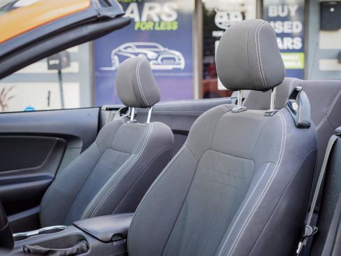Used 2021 Ford Mustang Convertible RWD image 14