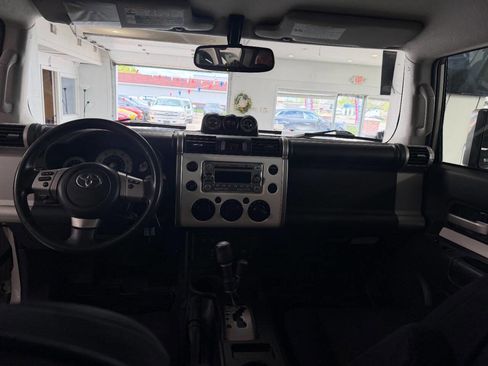 Used 2014 Toyota FJ Cruiser 4WD w/ Upgrade Package image 14