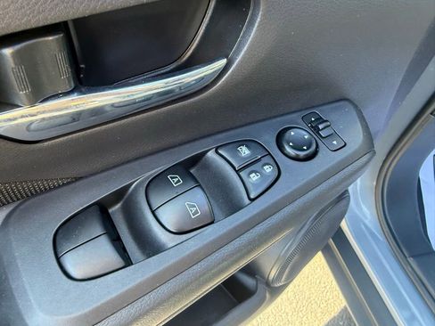 Used 2021 Nissan Kicks SV FWD image 11