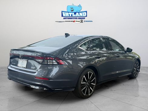 Used 2024 Honda Accord Touring image 5