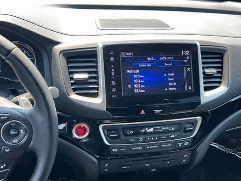 Used 2017 Honda Pilot Elite image 5