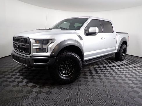 Used 2018 Ford F150 Raptor w/ Equipment Group 802A Luxury image 9