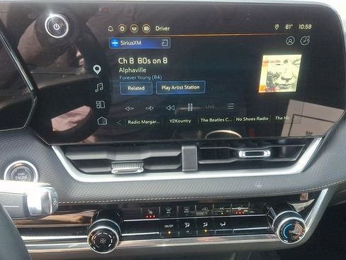 Used 2025 Chevrolet Equinox LT AWD/4WD image 12