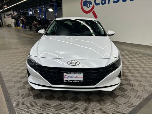 Used 2022 Hyundai Elantra Blue FWD image 4