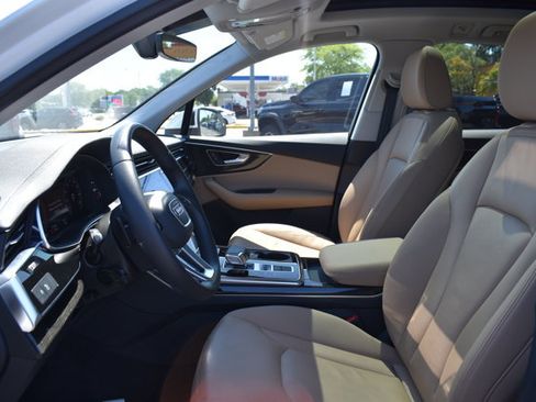 Used 2023 Audi Q7 3.0T Premium AWD/4WD image 10