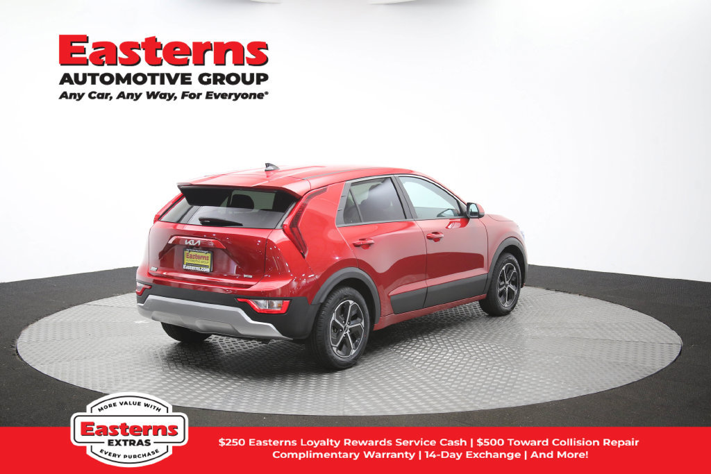Used 2025 Kia Niro LX FWD image 40