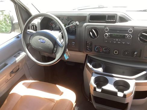 Used 2012 Ford E-350 and Econoline 350 XLT RWD image 10