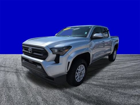 Used 2024 Toyota Tacoma SR5 AWD/4WD image 8