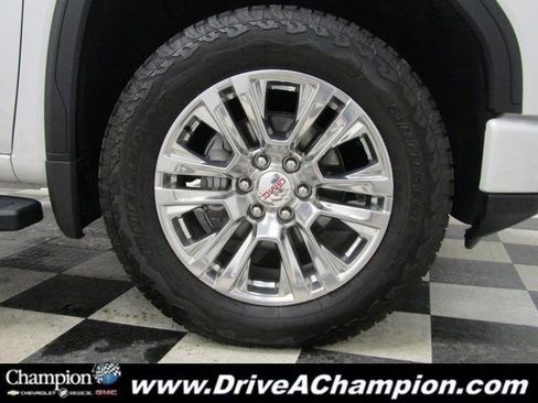 Certified 2025 GMC Sierra 1500 Denali image 3