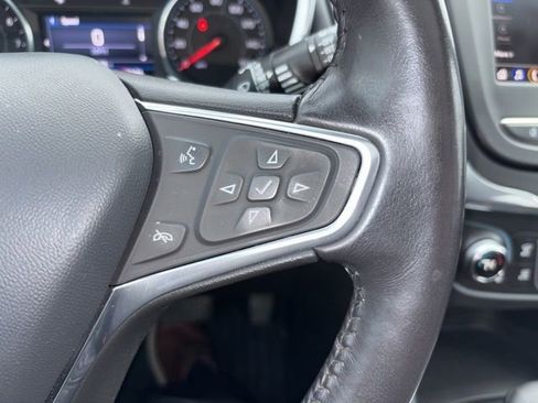 Used 2022 Chevrolet Equinox LT FWD image 32