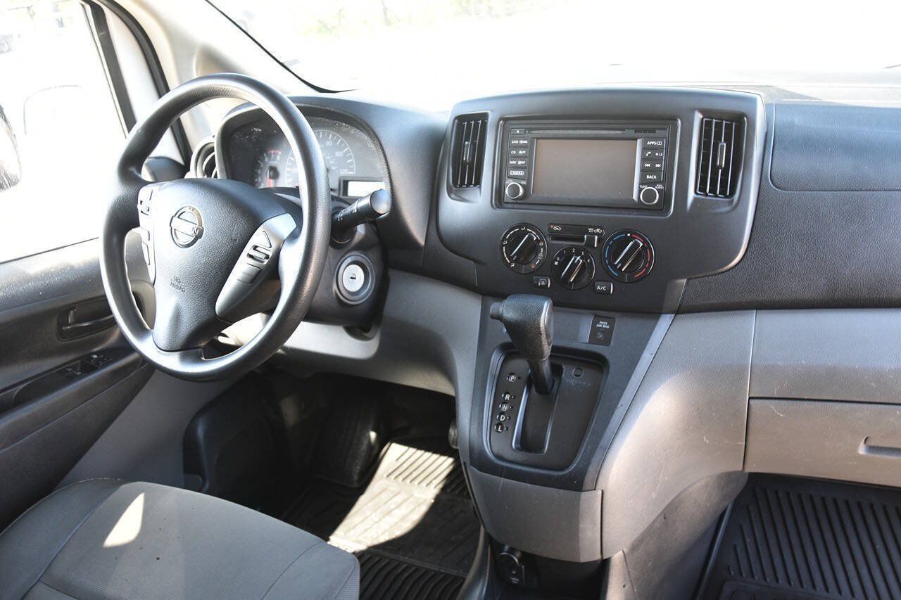Used 2018 Nissan NV200 SV w/ Navigation Package FWD image 10