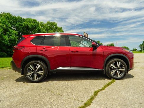Used 2023 Nissan Rogue Platinum w/ Platinum Premium Package AWD/4WD image 2