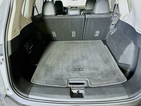 Used 2023 Nissan Rogue SV w/ SV Premium B Package image 27