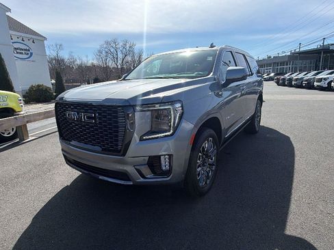 Used 2023 GMC Yukon Denali Ultimate image 3