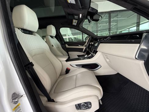 Used 2025 Jaguar F-PACE R-Dynamic S AWD/4WD image 22