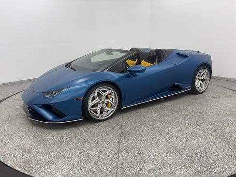 Used 2020 Lamborghini Huracan EVO RWD image 3