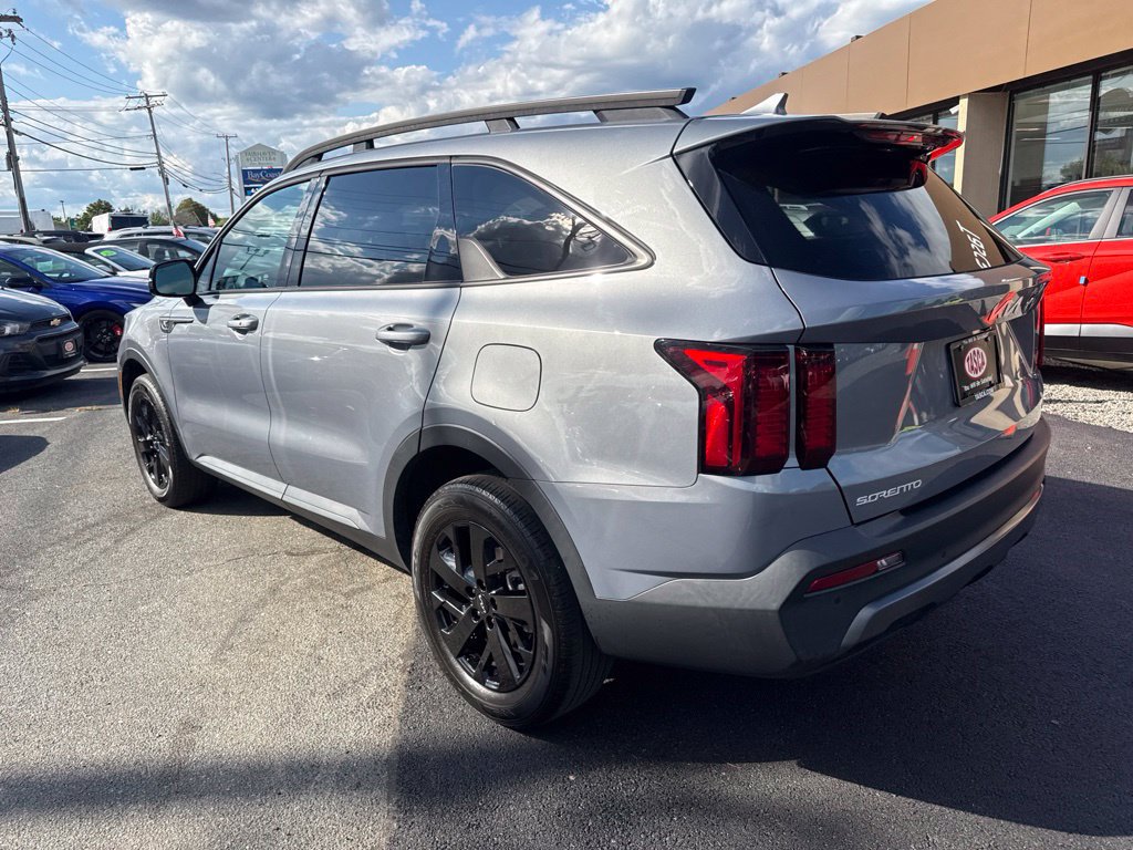 Used 2023 Kia Sorento S w/ Panoramic Sunroof Package AWD/4WD image 7