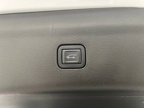 Used 2024 Buick Enclave Premium image 43