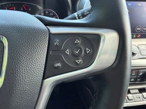 Used 2023 GMC Acadia SLT FWD image 15