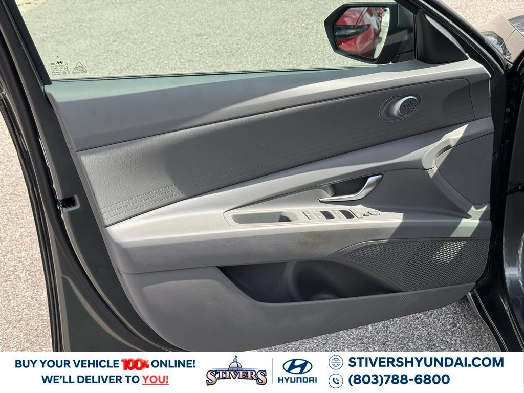 Certified 2026 Hyundai Elantra SE FWD image 23