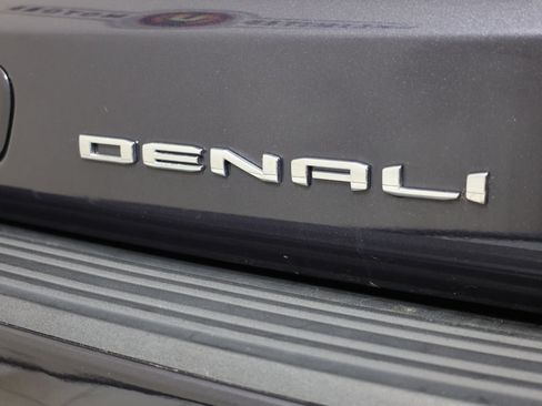 Used 2023 GMC Yukon Denali Ultimate w/ LPO, Floor Liner Package AWD/4WD image 17