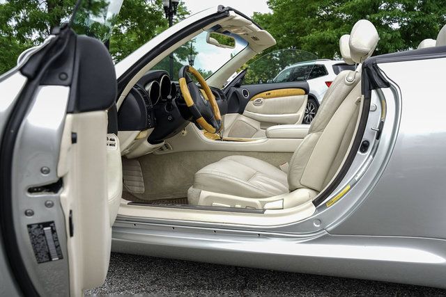 Used 2005 Lexus SC 430 Convertible RWD image 50