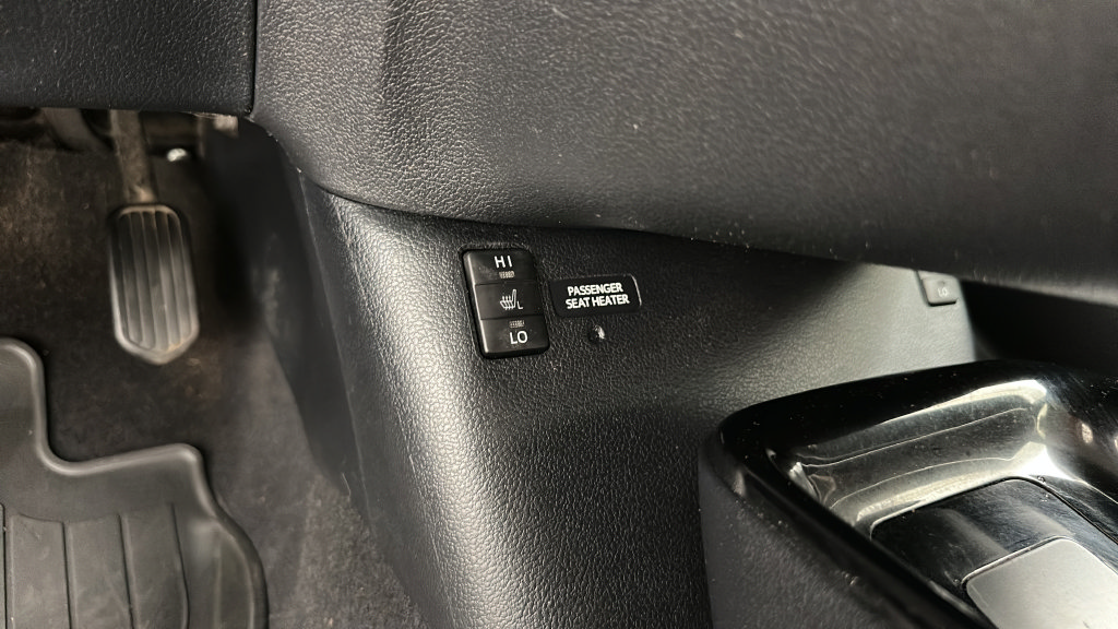 Used 2017 Toyota Prius Prime Advanced FWD image 19
