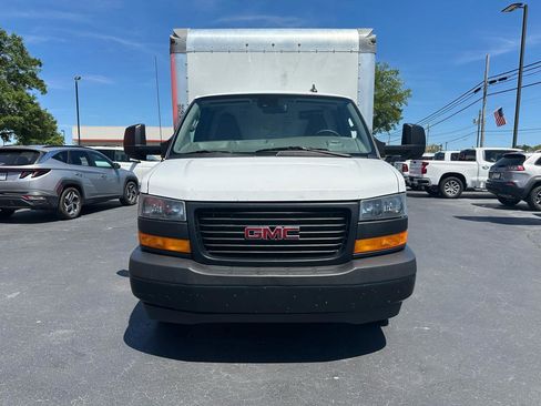 Used 2021 GMC Savana 3500 Extended w/ Power Convenience Package RWD image 3