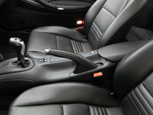 Used 2001 Porsche 911 Carrera image 36