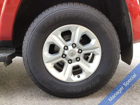 Used 2021 Toyota 4Runner SR5 Premium AWD/4WD image 18