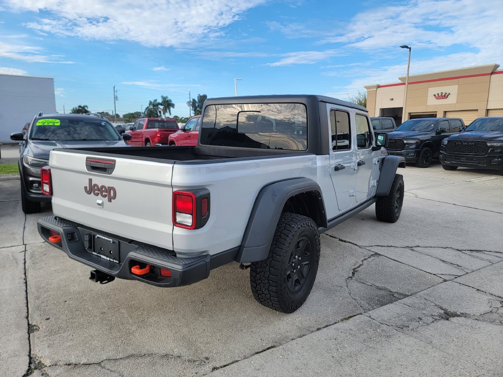 Used 2023 Jeep Gladiator Mojave w/ Trailer Tow Package AWD/4WD image 5