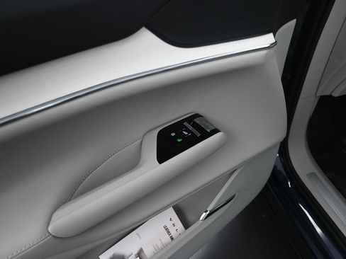 New 2025 Volvo EX90 Plus w/ Protection Package Premier image 12