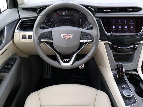 Certified 2023 Cadillac XT6 Premium Luxury image 15
