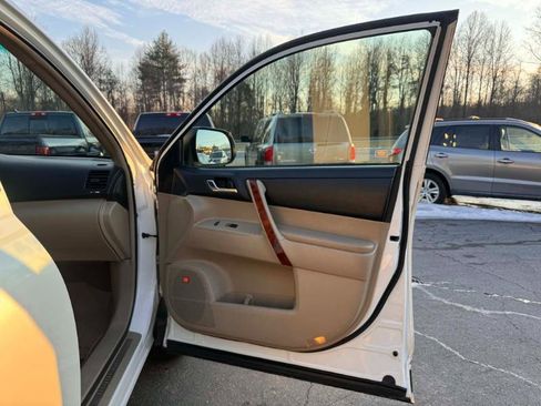 Used 2013 Toyota Highlander Limited image 14