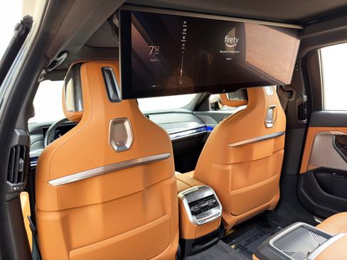 Used 2023 BMW 740i RWD image 49