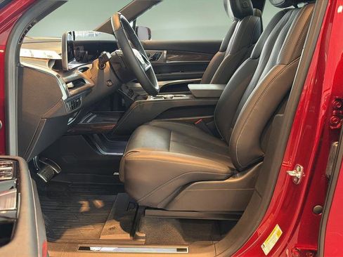 Certified 2026 Cadillac Vistiq Sport w/ LPO, Floor Liner Package image 19