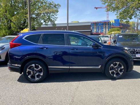 Used 2018 Honda CR-V Touring image 2