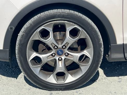 Used 2014 Ford Escape Titanium w/ Equipment Group 401A FWD image 12