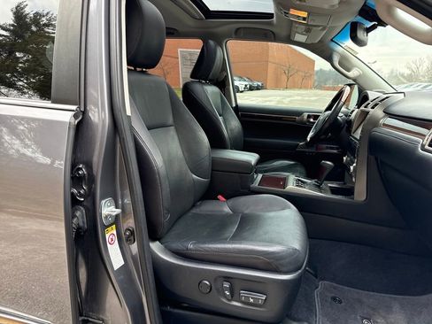 Used 2015 Lexus GX 460 w/ Premium Package image 30